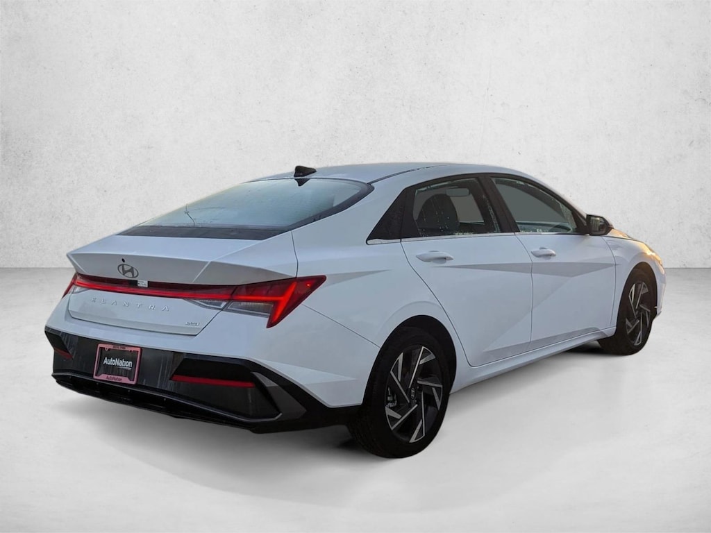 Used 2025 Hyundai Elantra Hybrid Limited 4dr Car