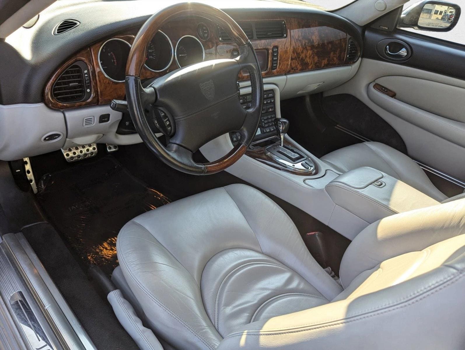 Image of 2005 Jaguar XK8 XKR 2dr Car