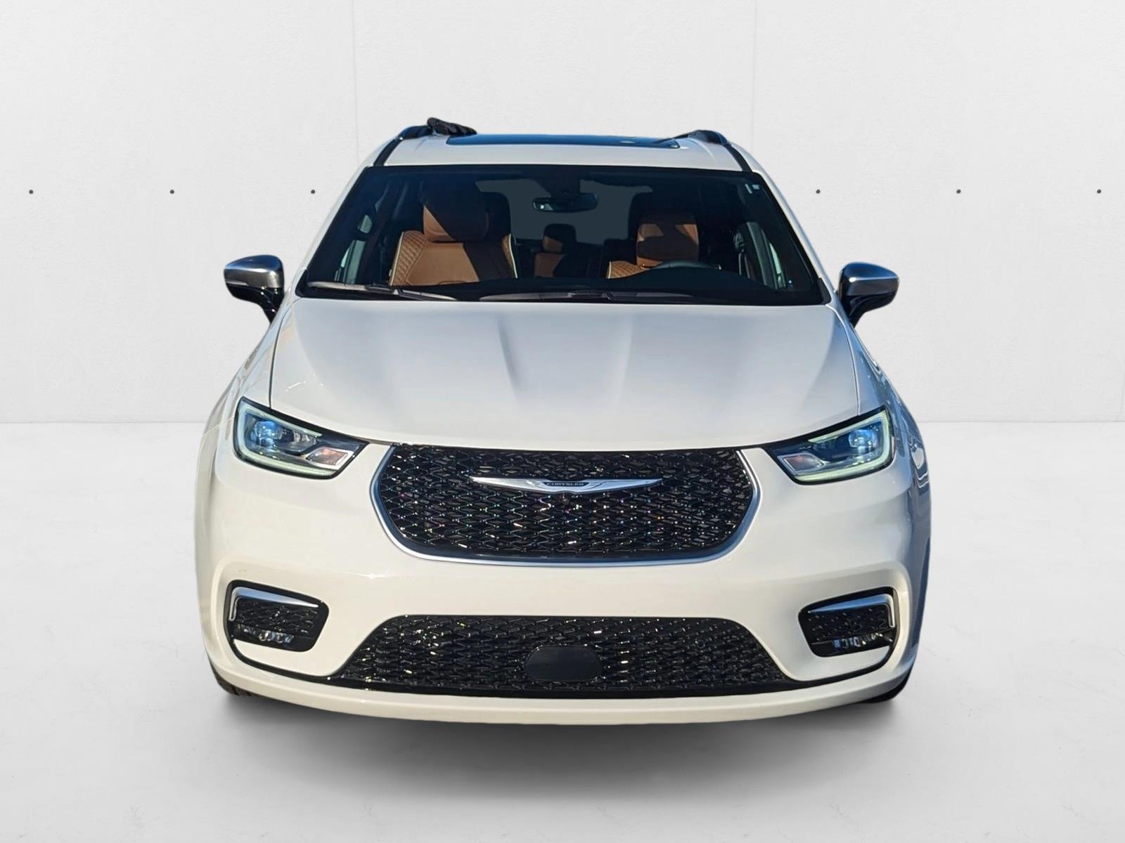 2025 Chrysler Pacifica Pinnacle photo 2