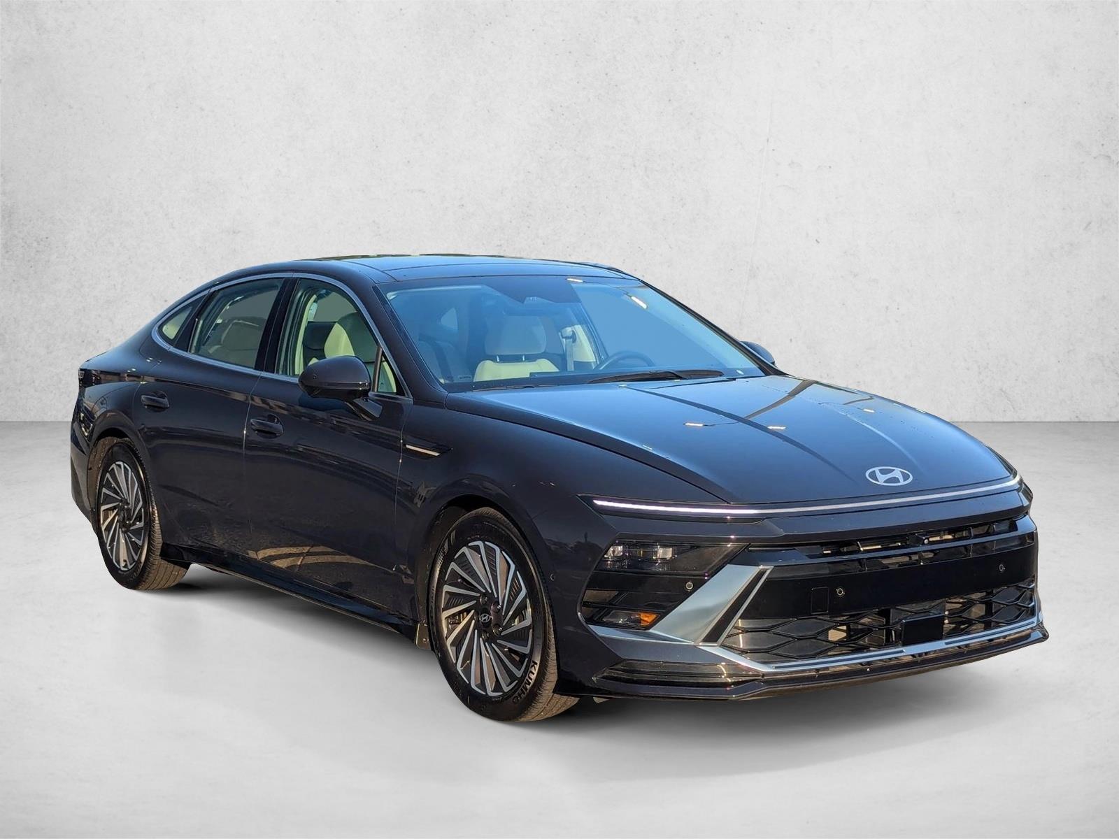 2024 Hyundai Sonata Hybrid Limited photo 3
