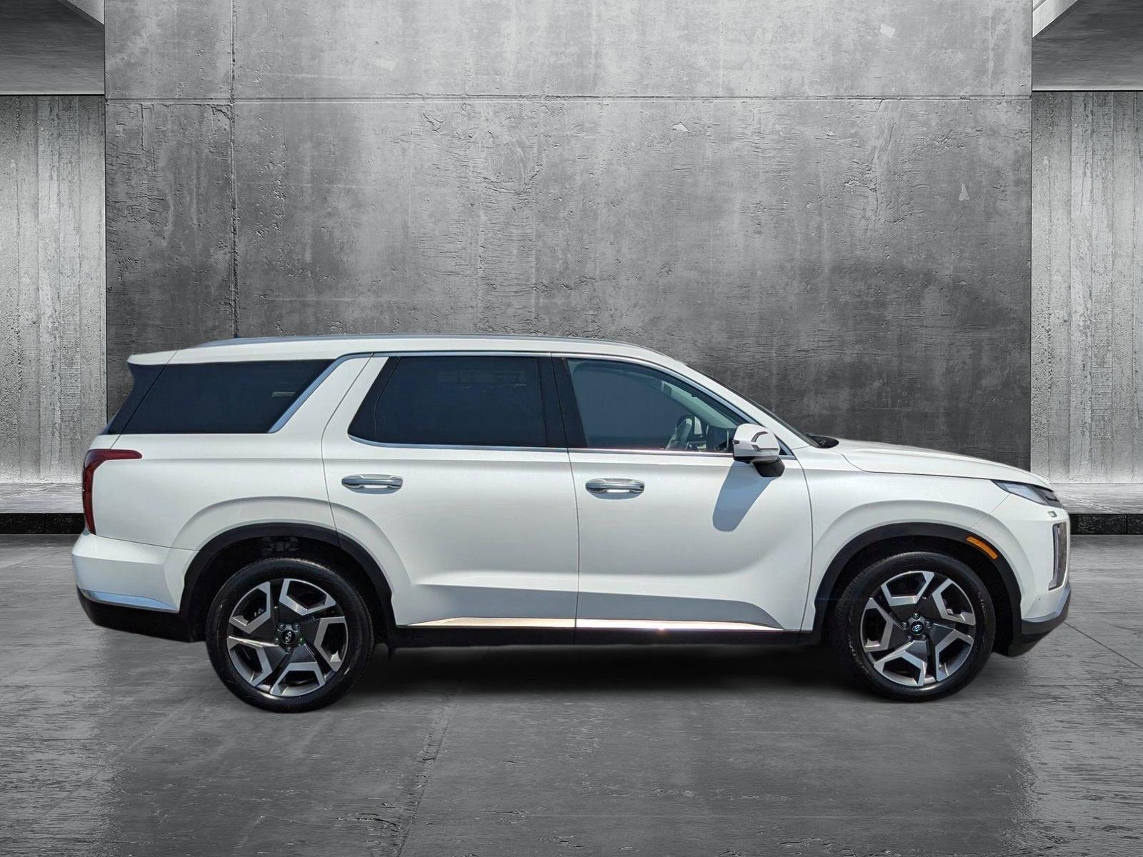 2024 Hyundai Palisade Limited photo 4