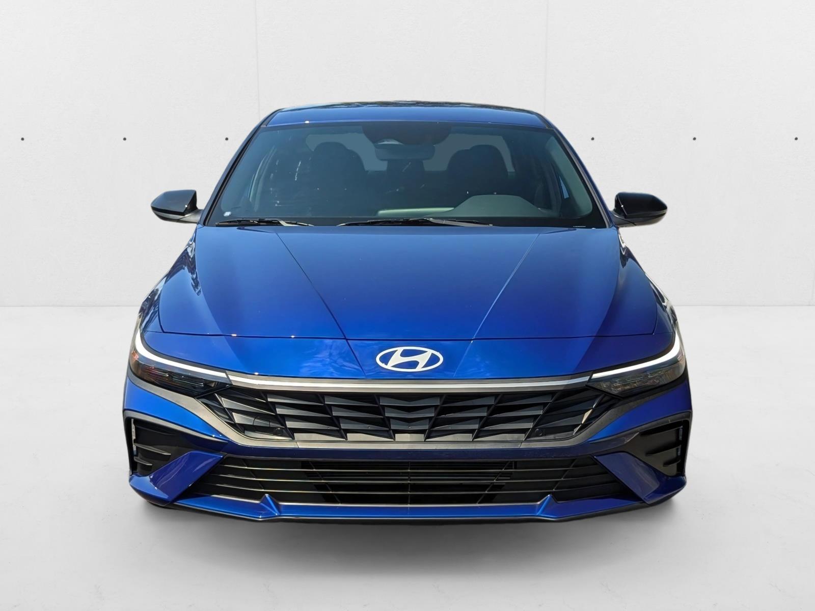 2025 Hyundai Elantra SEL Sport photo 2