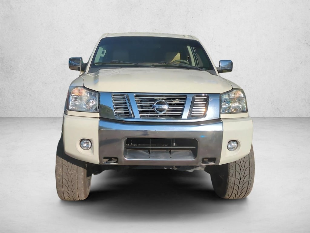 Used 2015 Nissan Titan SL Crew Cab Pickup