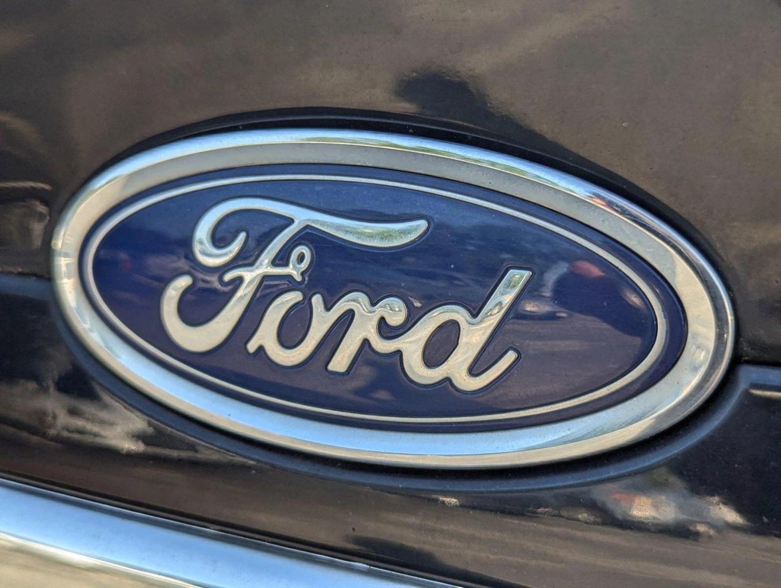 2018 Ford Fusion S photo 4