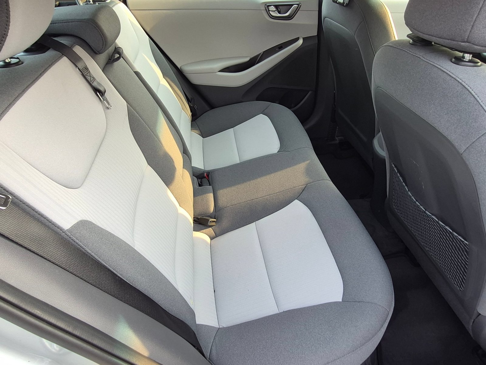 2020 Hyundai IONIQ SE - Photo 23