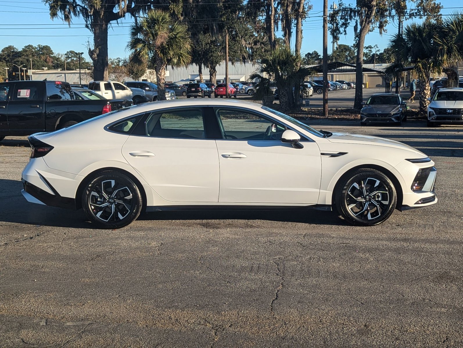 2025 Hyundai Sonata SEL photo 4