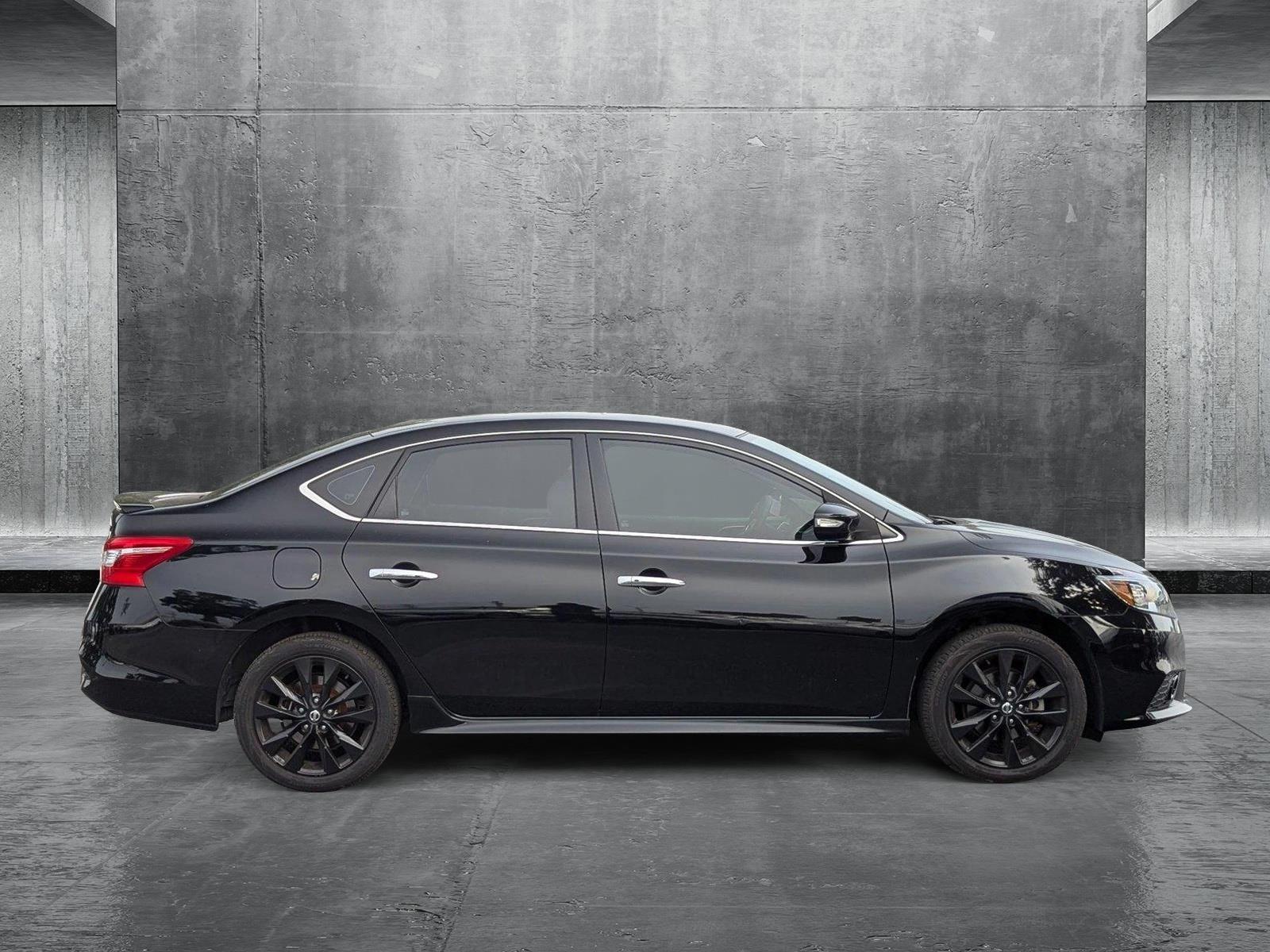 2018 Nissan Sentra SR photo 4