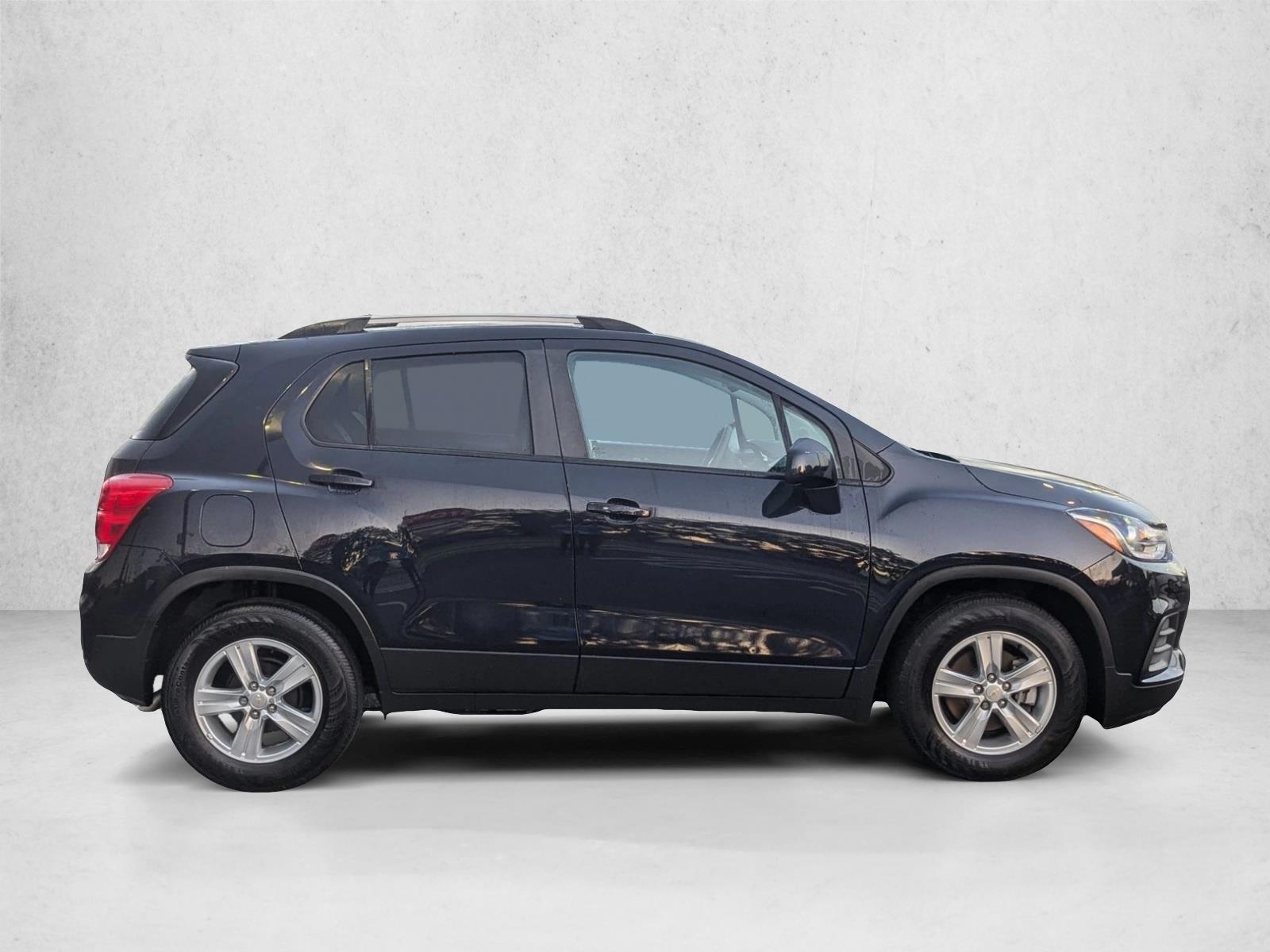 2022 Chevrolet Trax LT photo 4