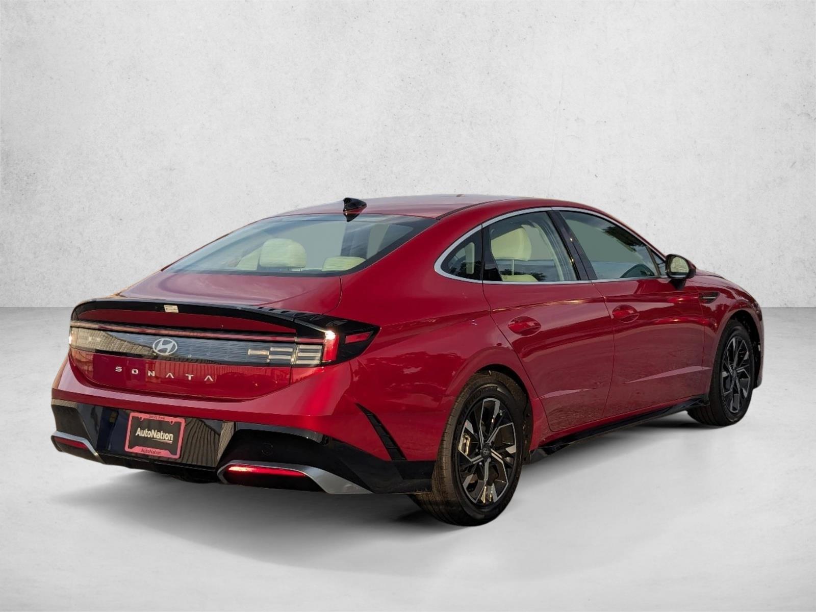 2024 Hyundai Sonata SEL photo 2