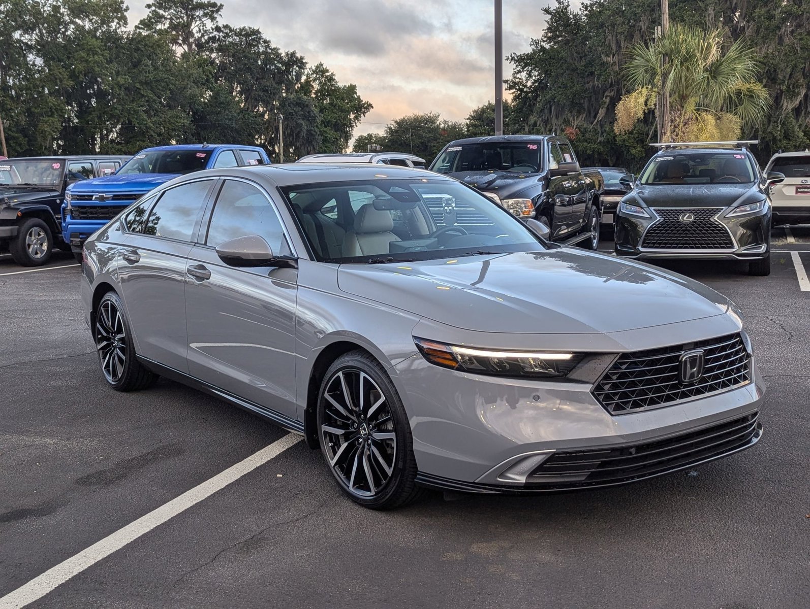 2025 Honda Accord Hybrid Touring photo 3