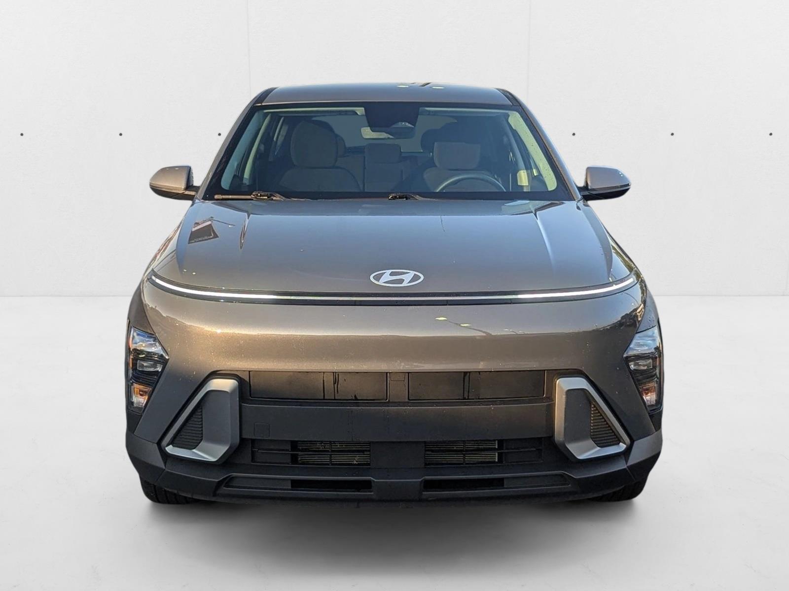 2025 Hyundai Kona SE photo 2