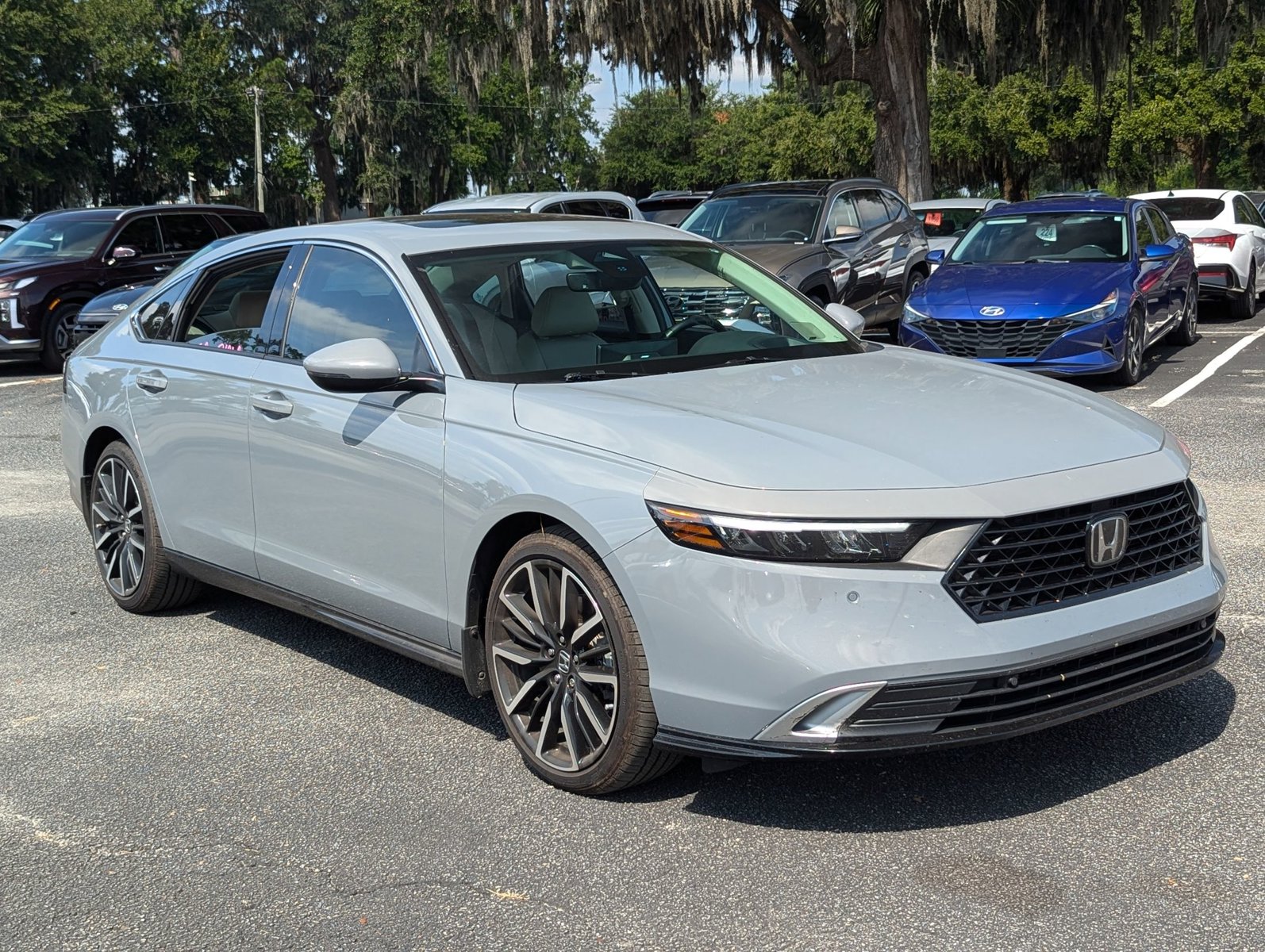 2025 Honda Accord Hybrid Touring photo 2