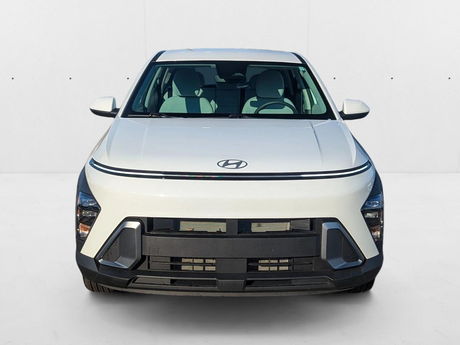 2024 Hyundai Kona SE photo 2