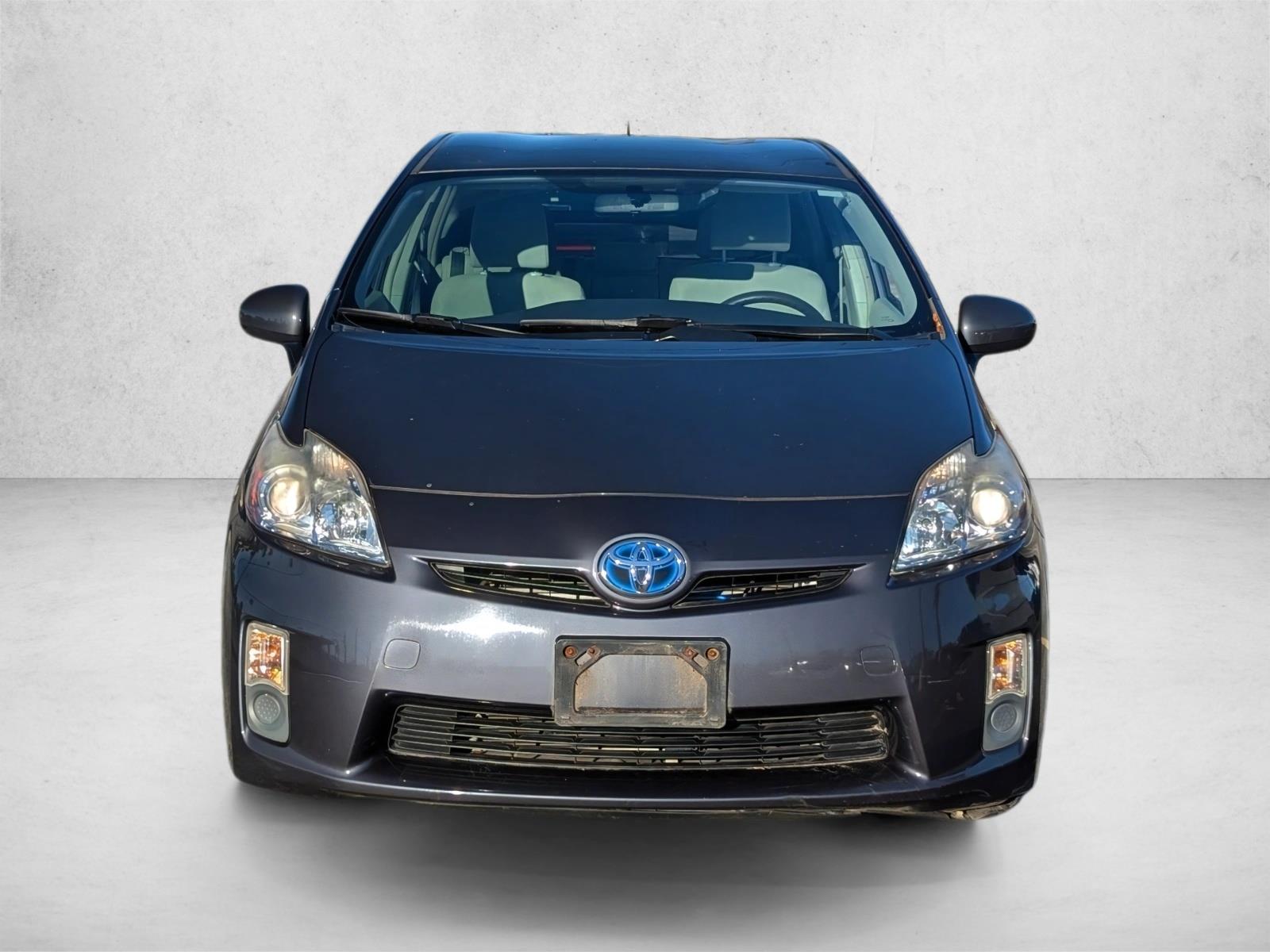 2011 Toyota Prius Two photo 2