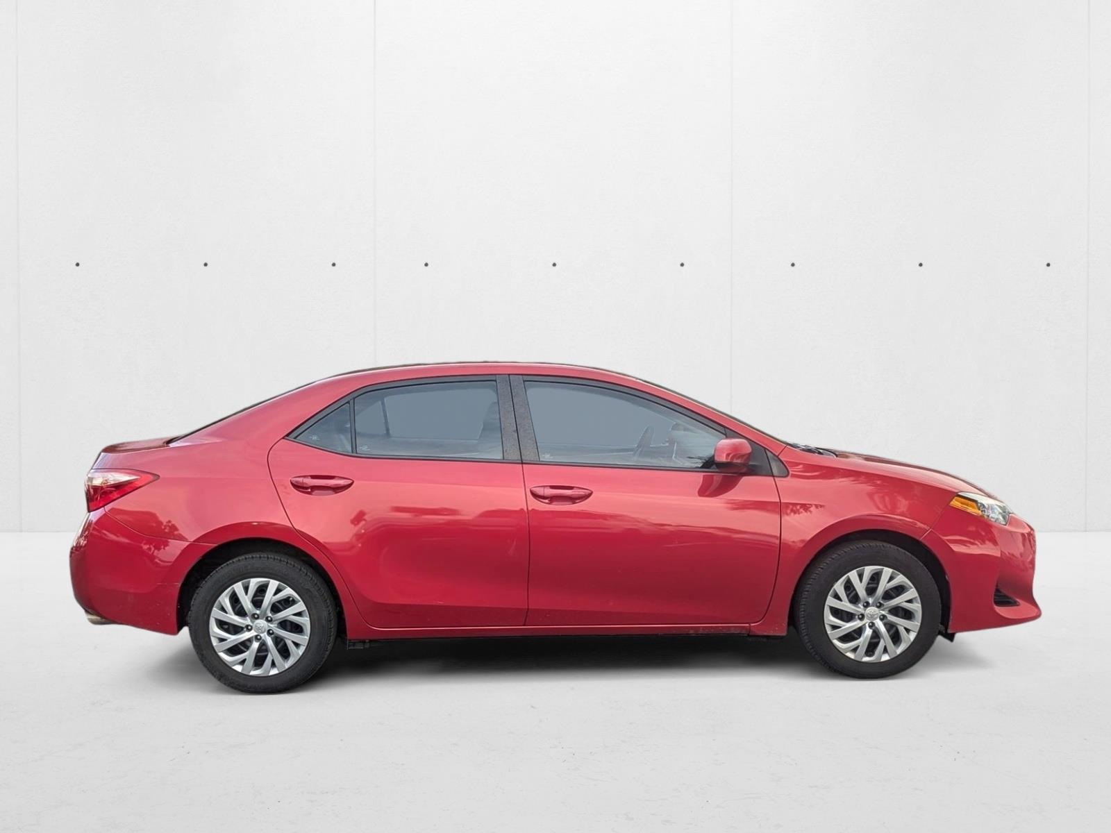 2018 Toyota Corolla LE photo 4