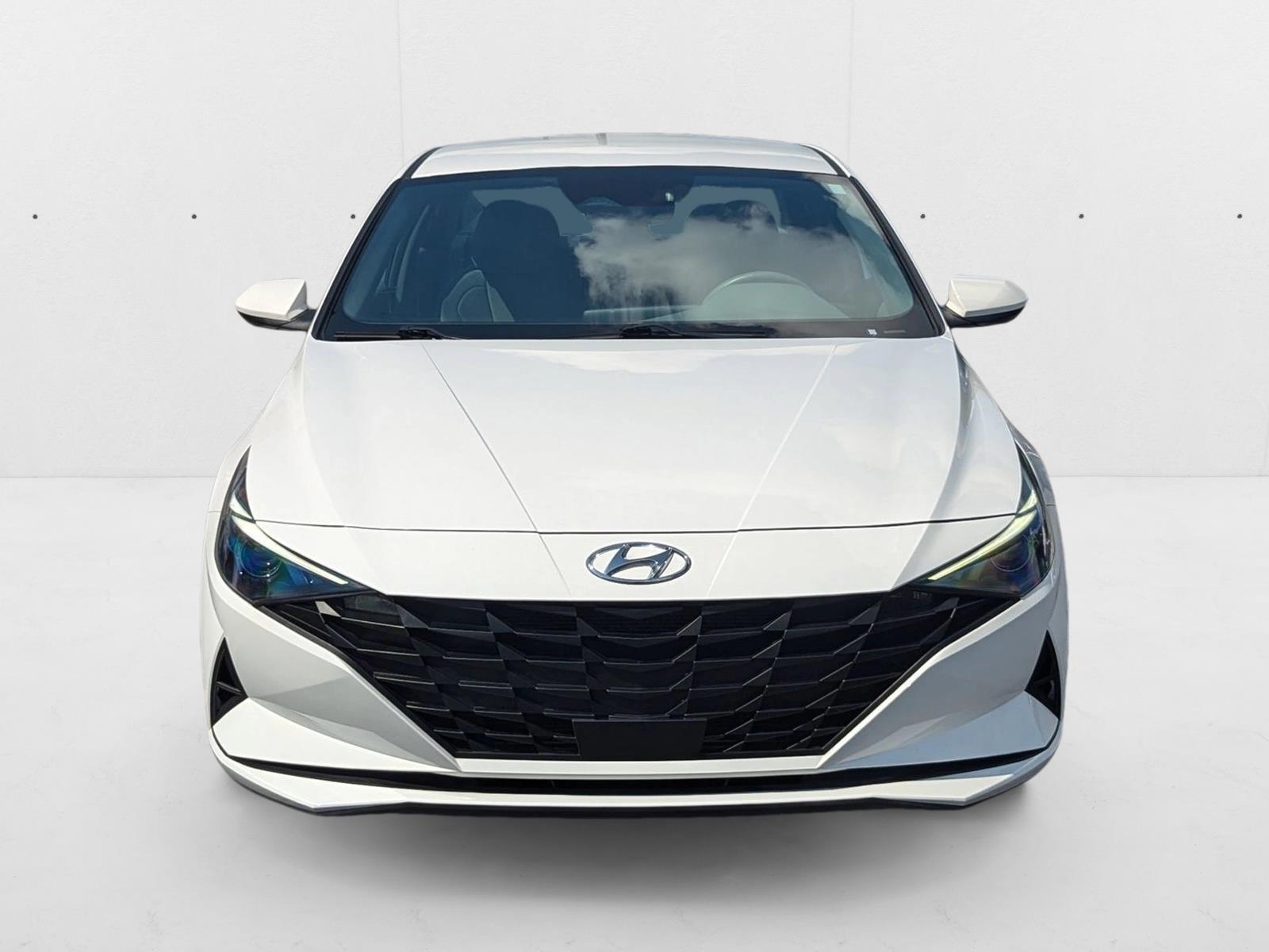 2023 Hyundai Elantra SEL Convenience photo 2
