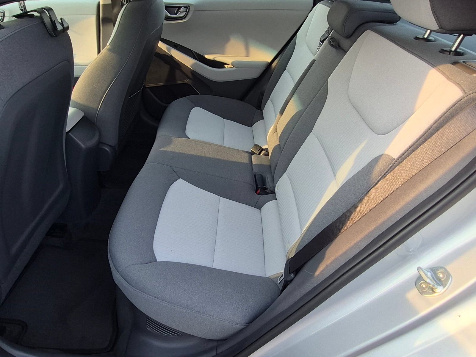 2020 Hyundai IONIQ SE - Photo 22