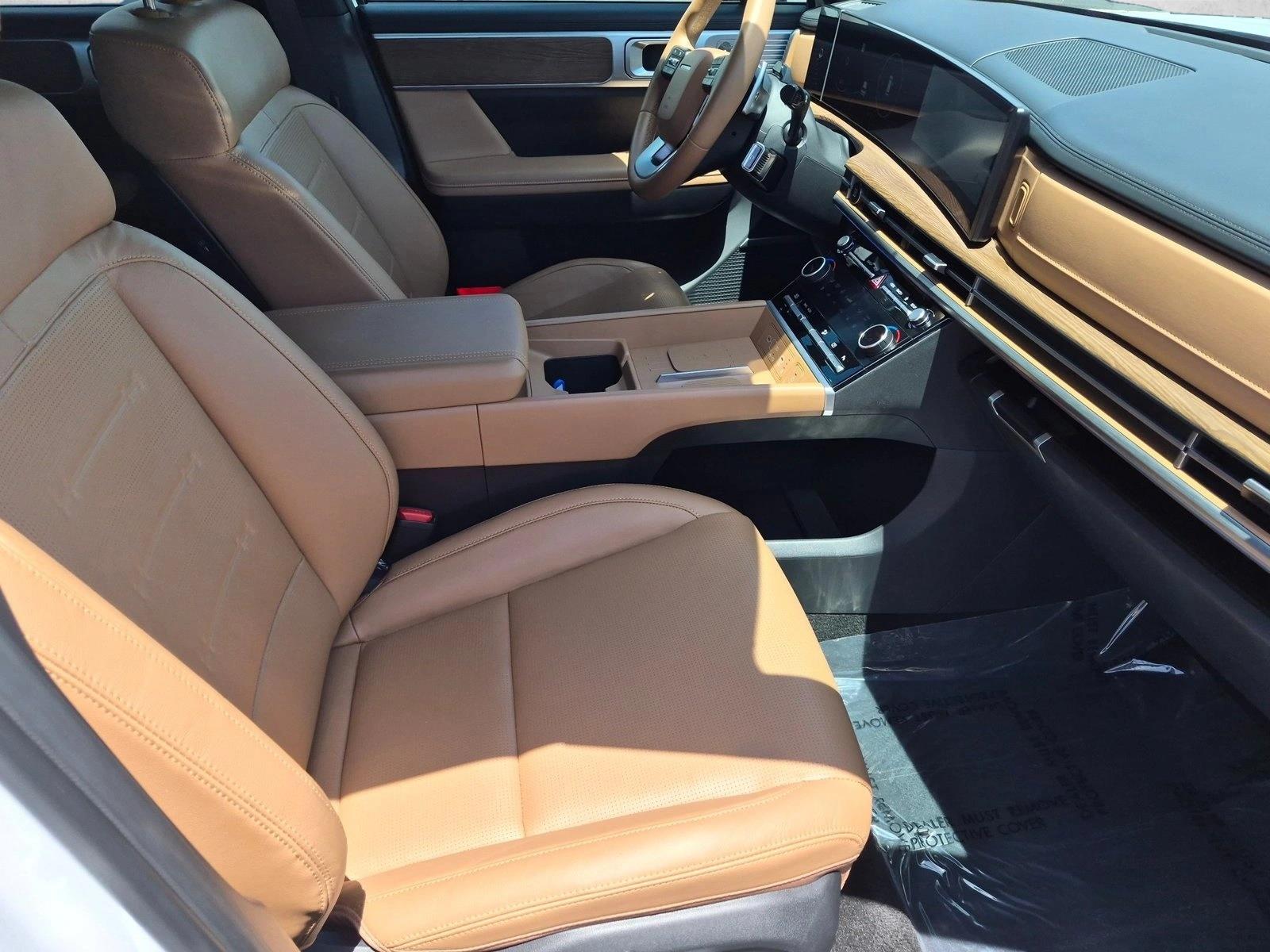 2025 Hyundai Santa Fe Limited - Photo 19