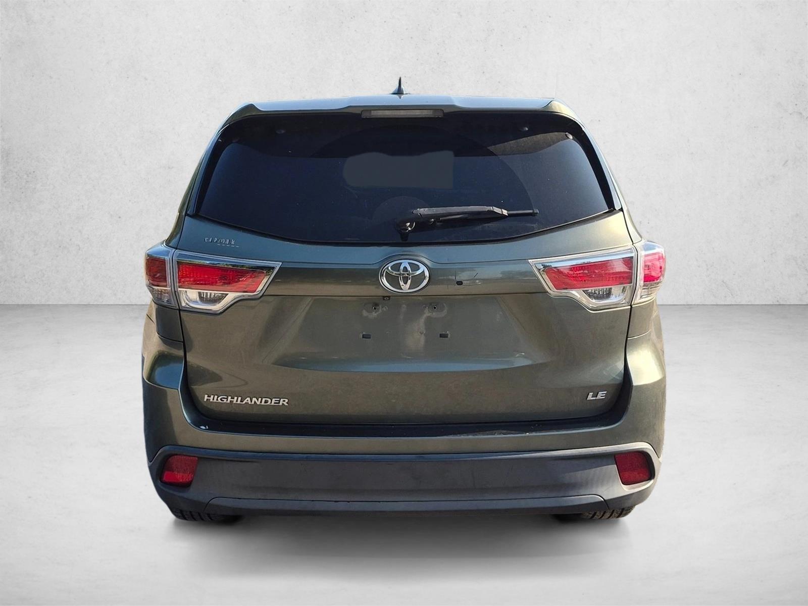2015 Toyota Highlander LE Plus - Photo 6