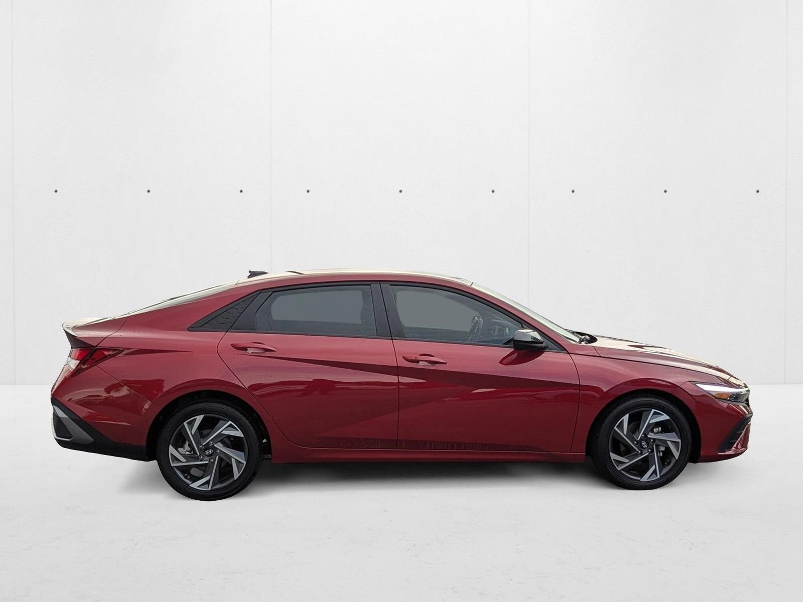 2025 Hyundai Elantra SEL Sport photo 4