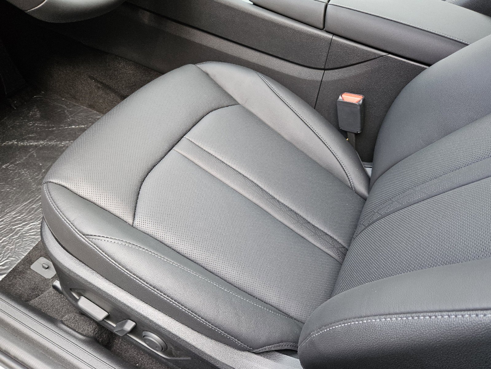 2024 Hyundai Sonata Hybrid Limited photo 4