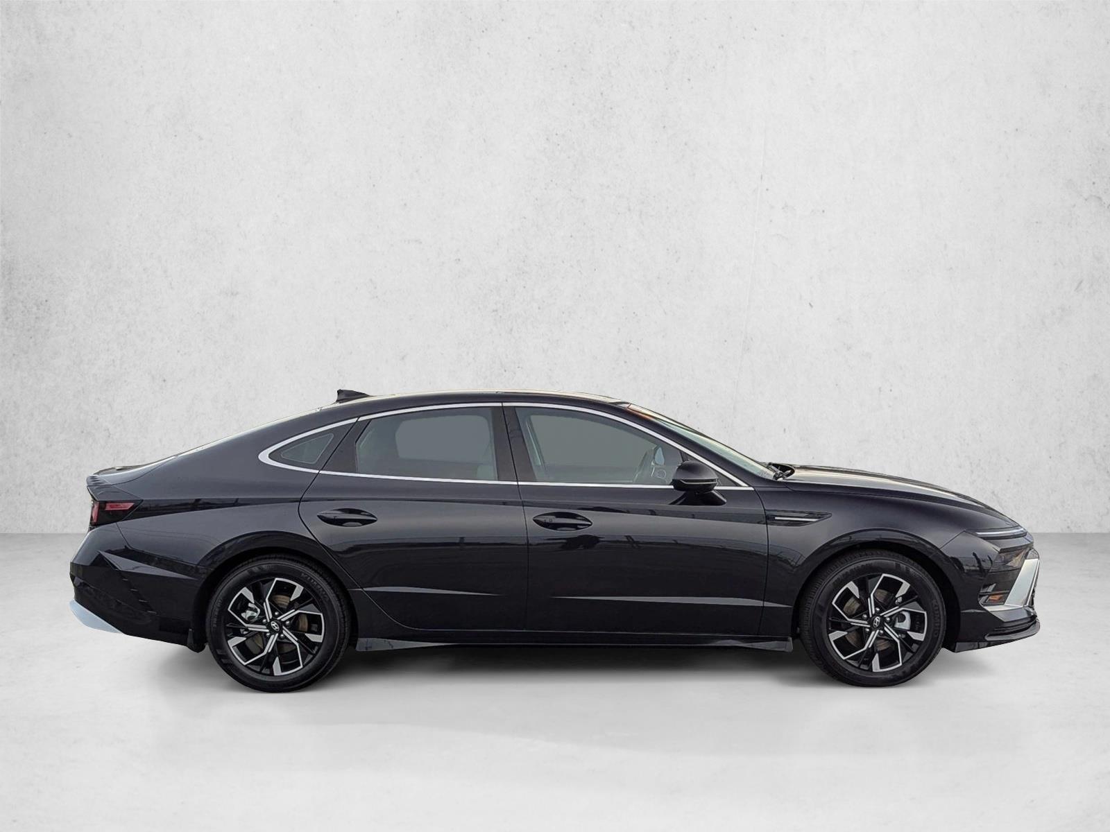 2025 Hyundai Sonata SEL photo 4