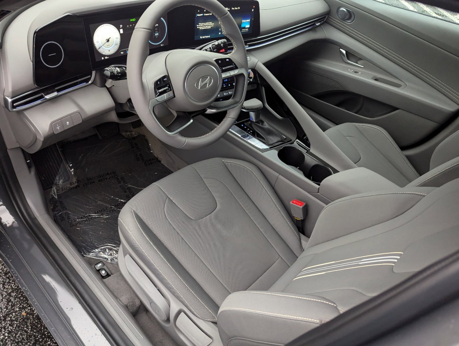 2025 Hyundai Elantra SEL Convenience photo 3