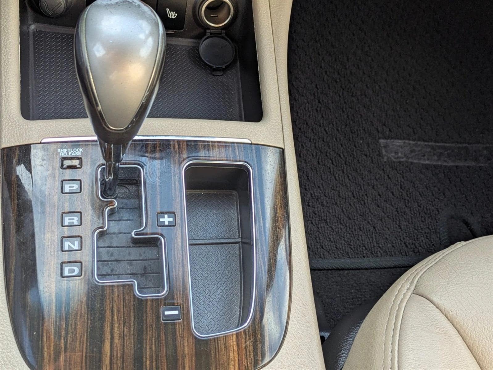 2012 Hyundai Santa Fe Limited - Photo 12