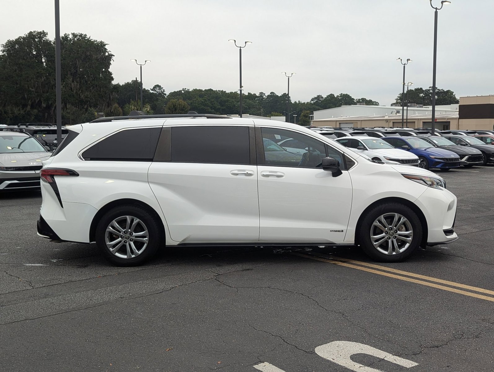2021 Toyota Sienna XSE photo 4