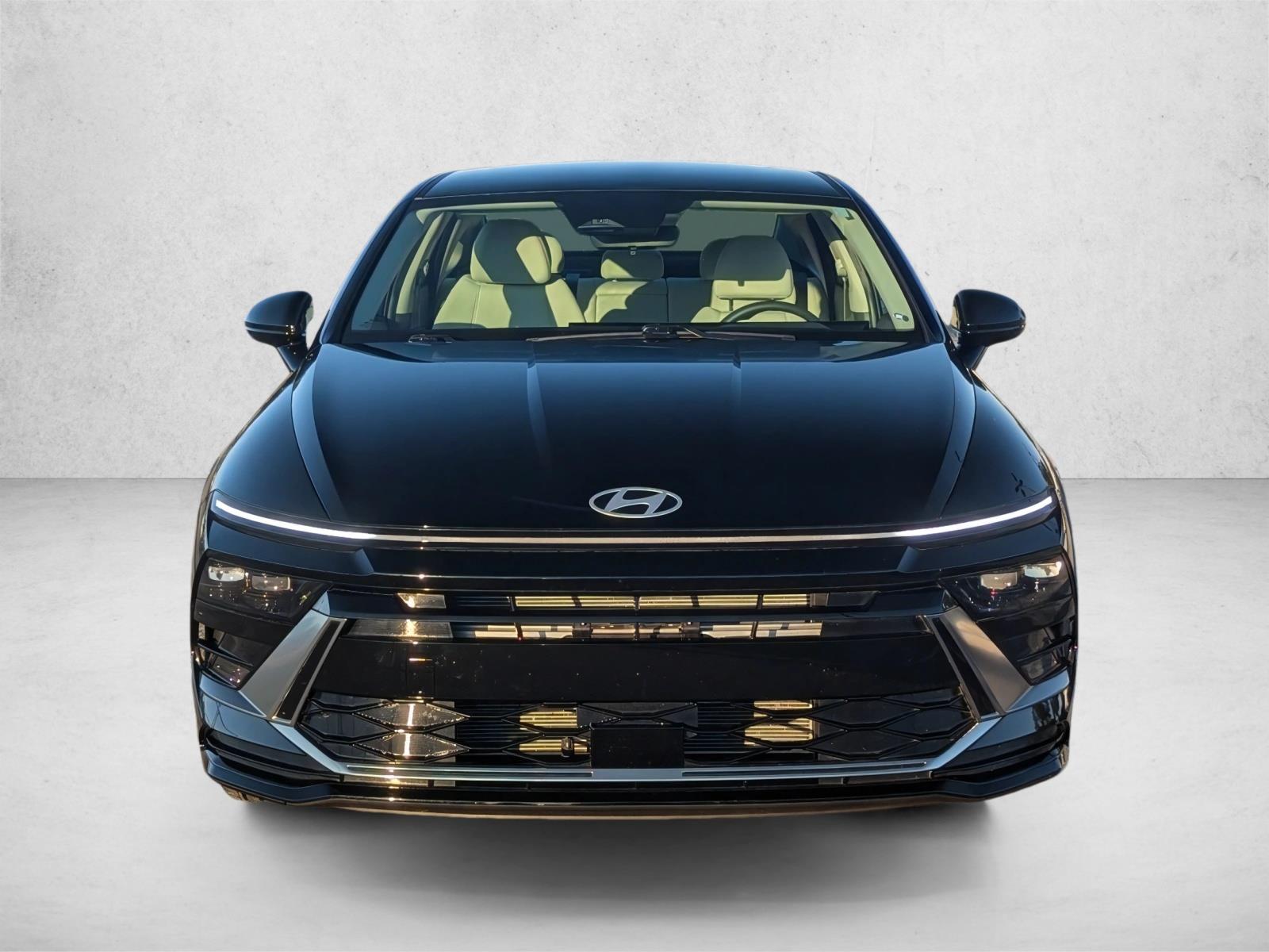 2025 Hyundai Sonata SEL photo 2