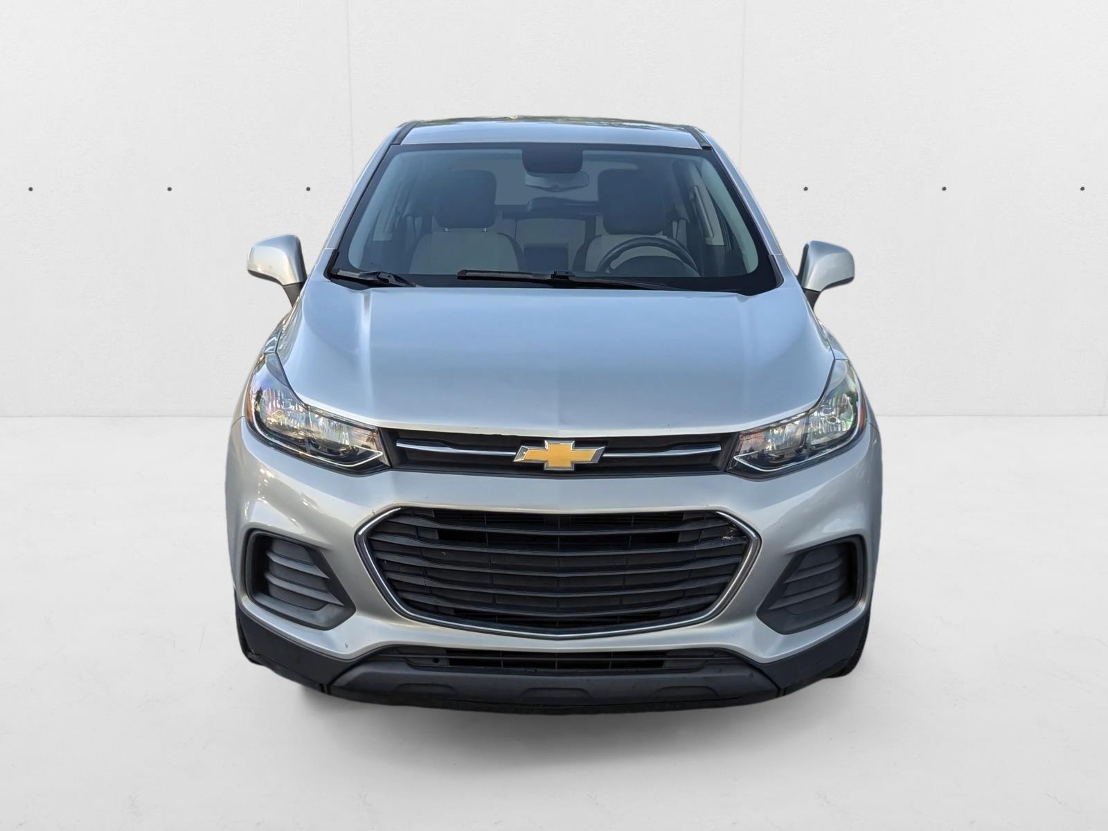 2019 Chevrolet Trax LS photo 2
