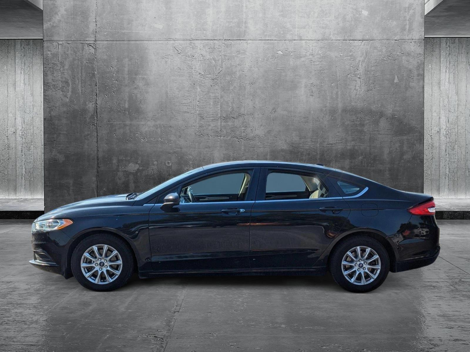 2018 Ford Fusion S photo 3