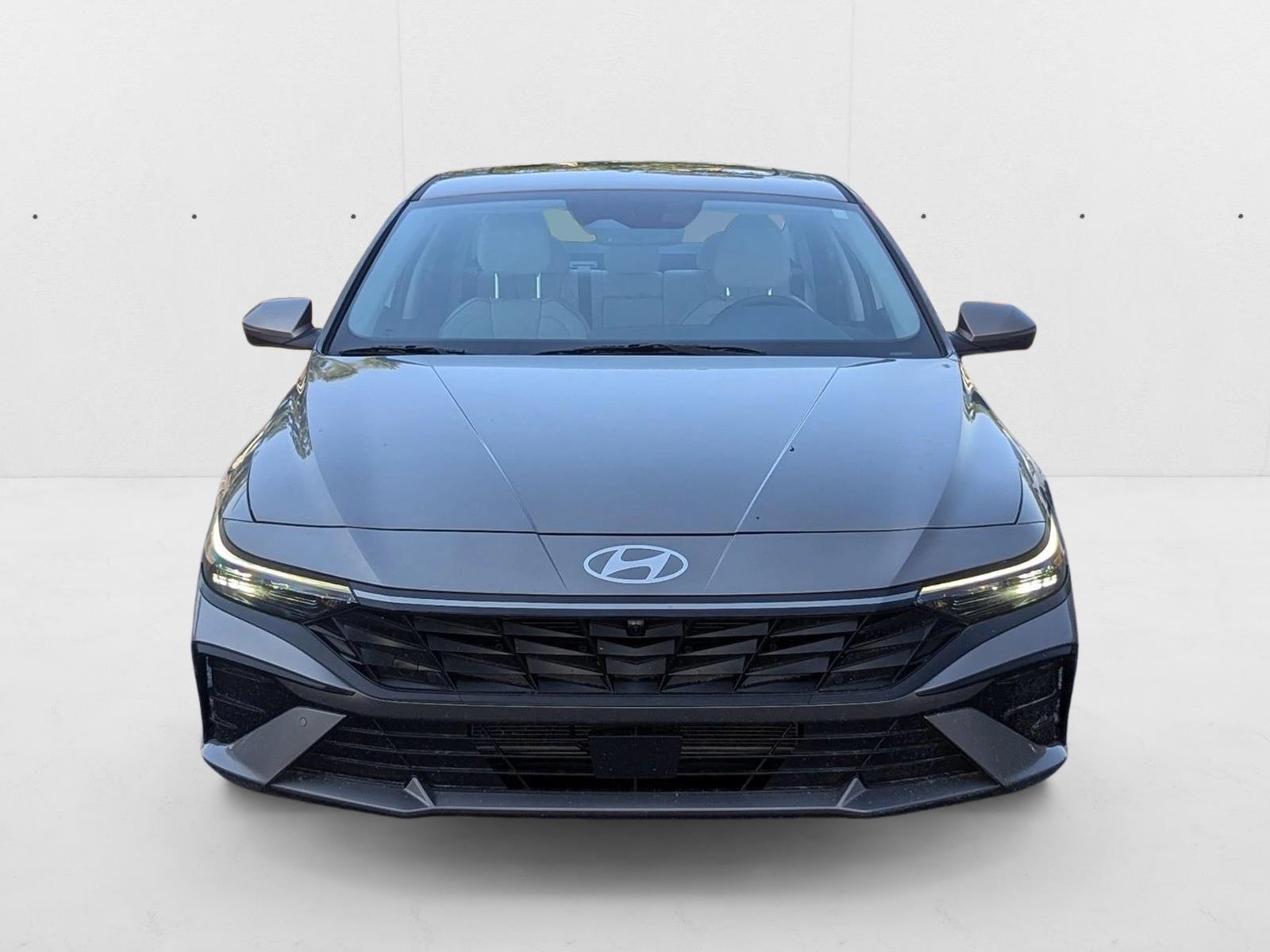 2024 Hyundai Elantra Limited photo 2