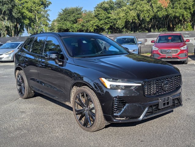 2024 Volvo XC60 Recharge Hybrid Ultimate Black Edition photo 2