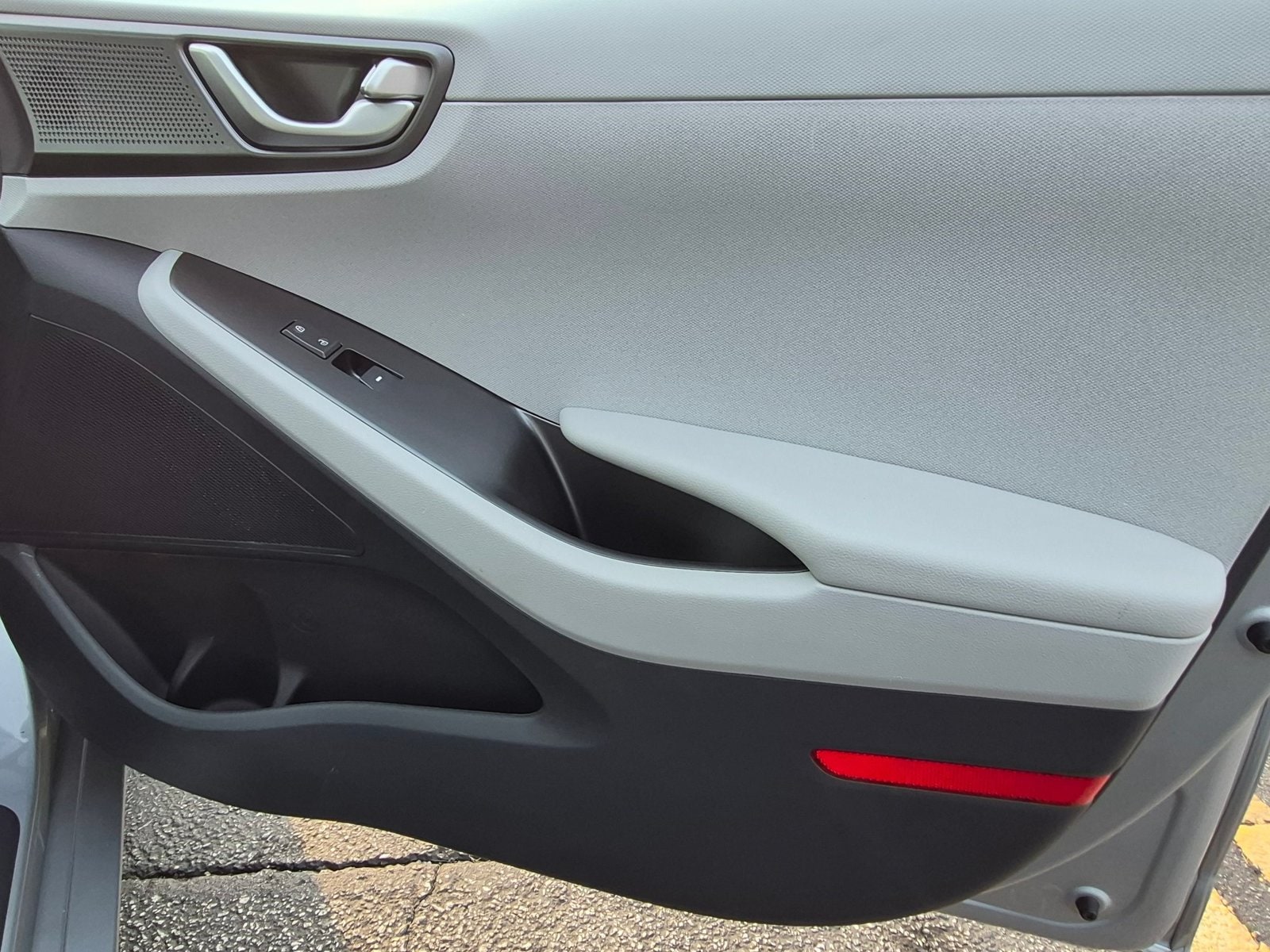 2020 Hyundai IONIQ SE - Photo 27