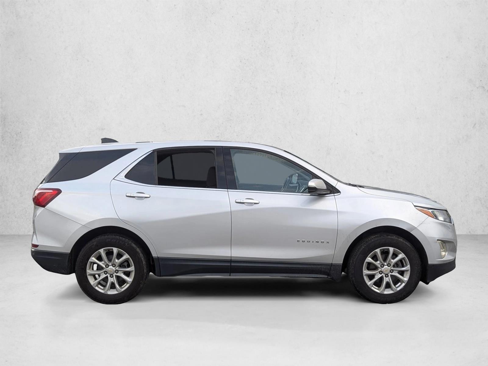 2019 Chevrolet Equinox LT photo 4