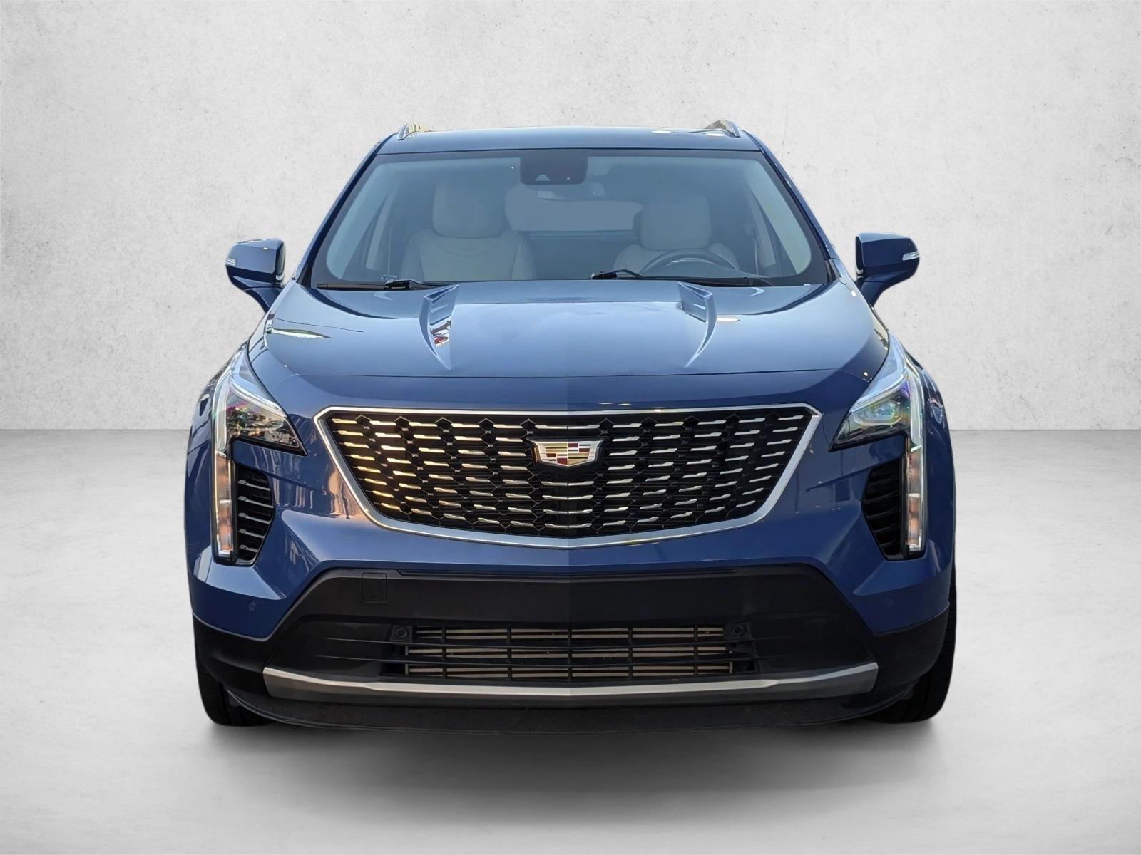 2023 Cadillac XT4 Premium Luxury photo 2