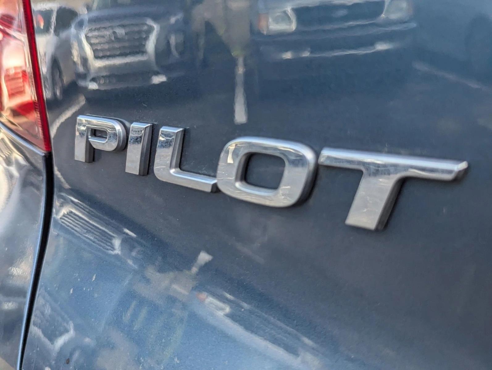 2018 Honda Pilot EX-L photo 2