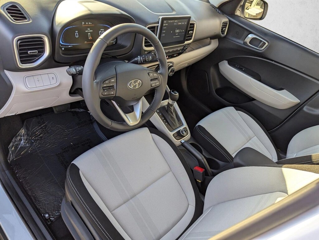 Used 2025 Hyundai Venue SEL Sport Utility