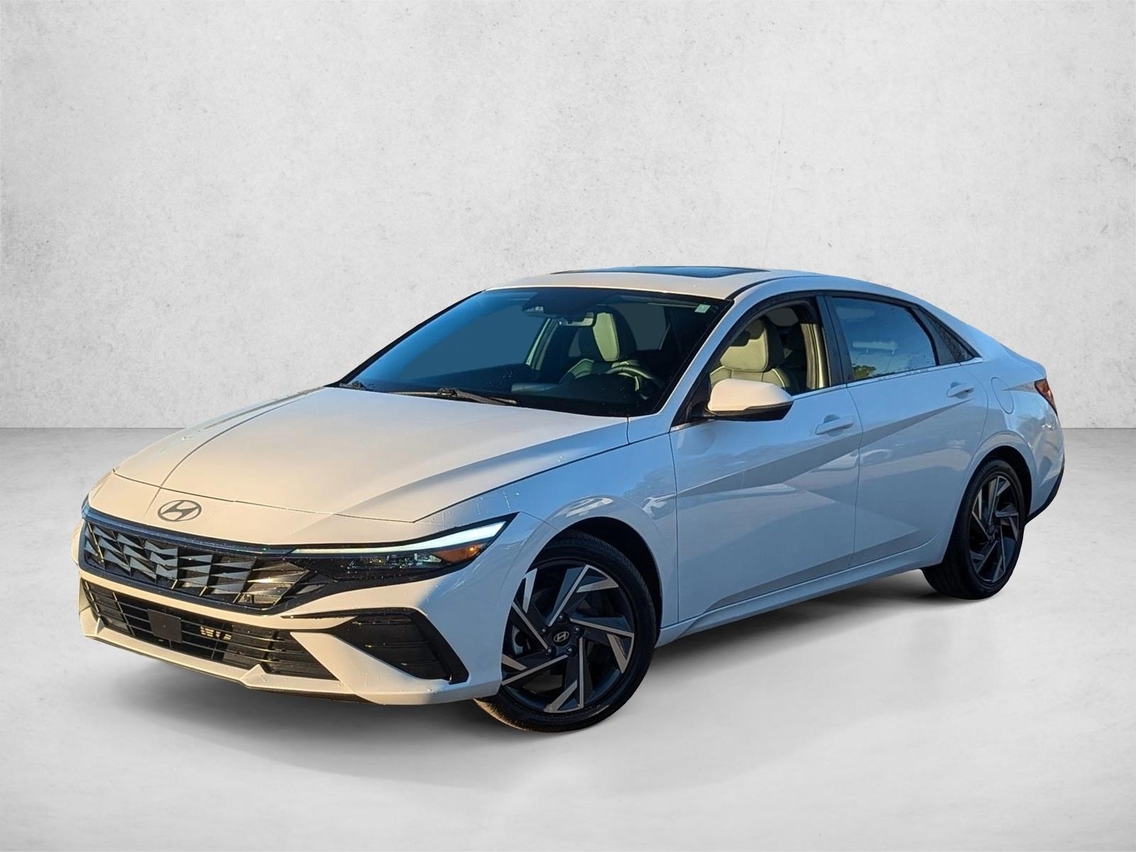 2025 Hyundai Elantra Limited's photo