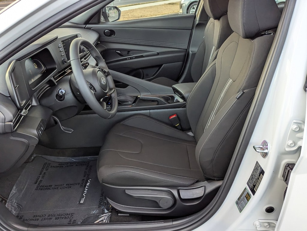 Used 2025 Hyundai Elantra SEL Sport 4dr Car