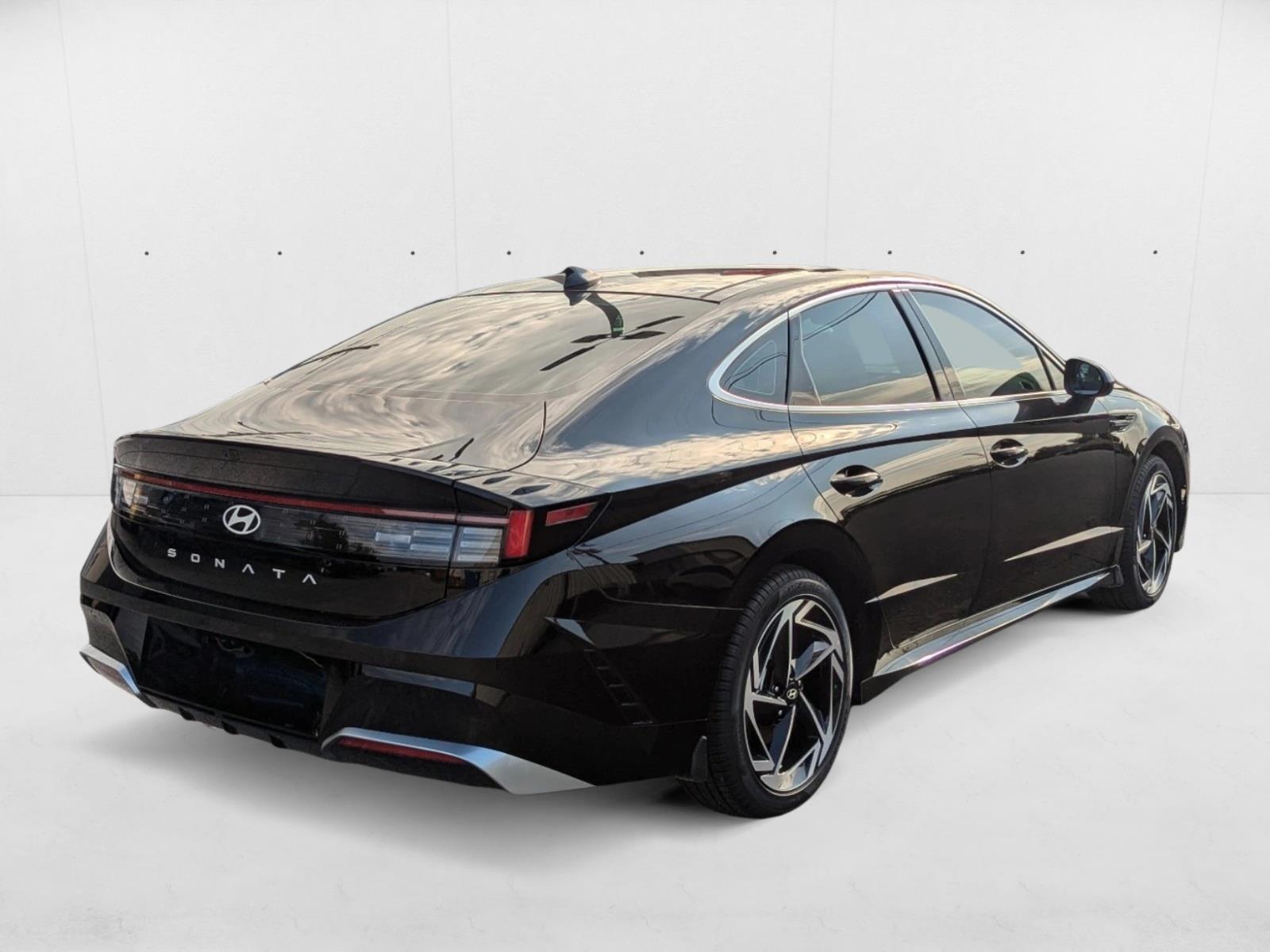2024 Hyundai Sonata SEL photo 2