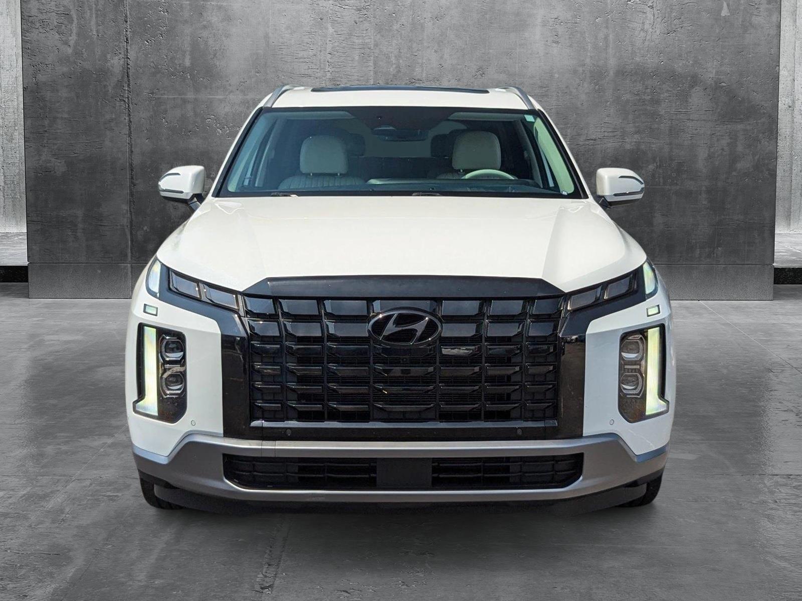 2024 Hyundai Palisade Limited photo 2