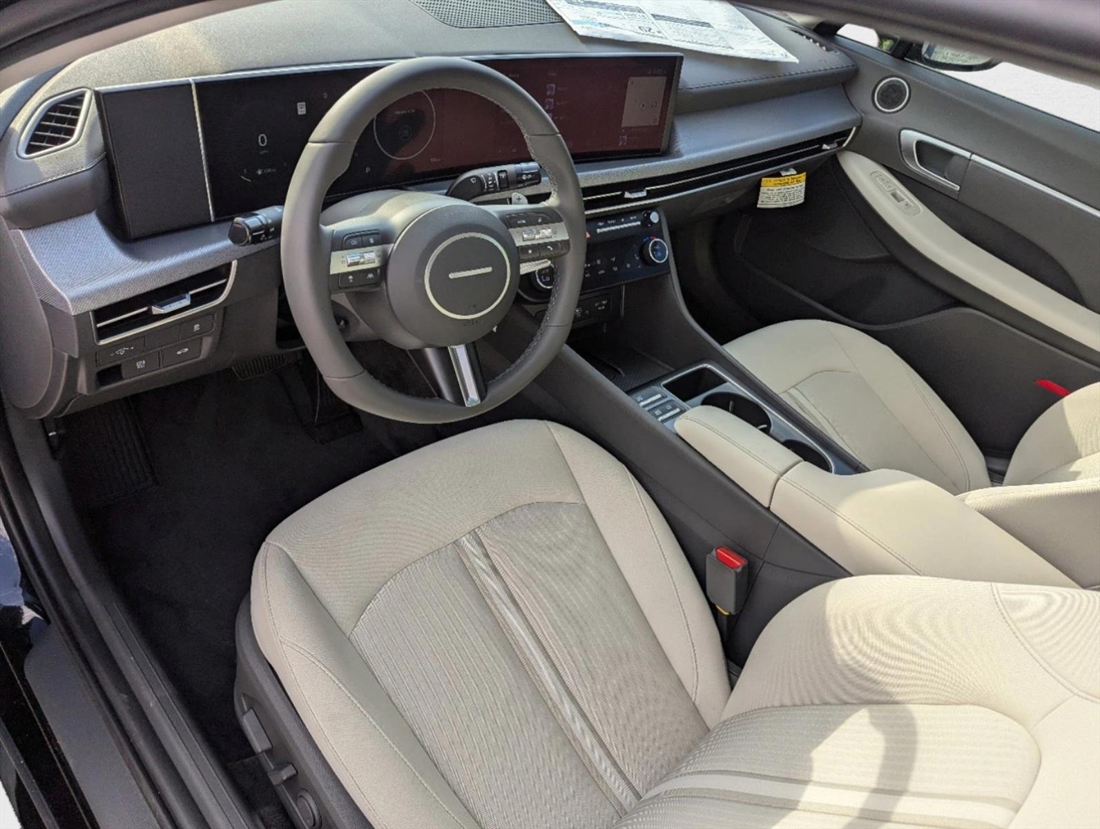 2024 Hyundai Sonata SEL photo 3