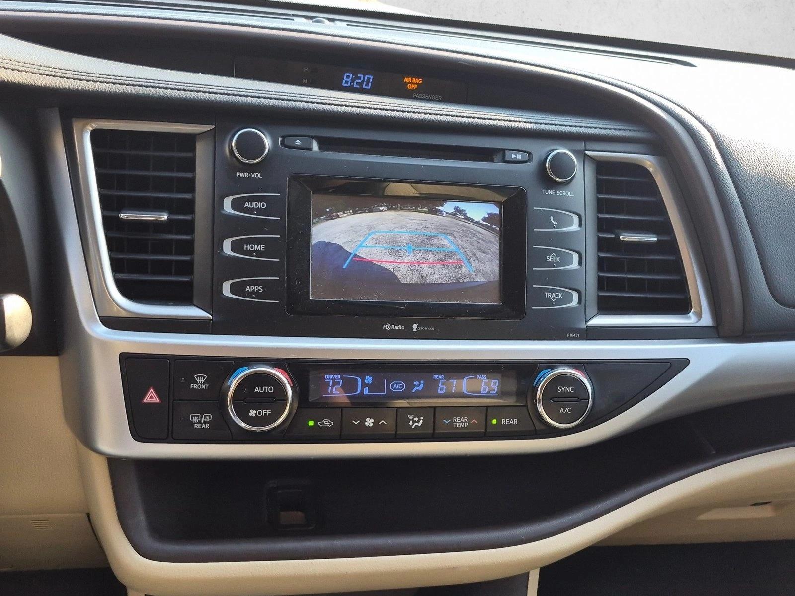 2015 Toyota Highlander LE Plus - Photo 11