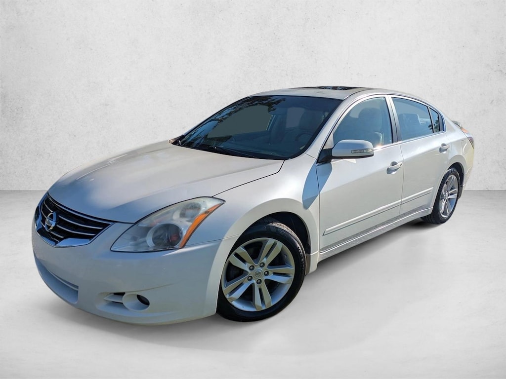 Used 2012 Nissan Altima 3.5 SR 4dr Car