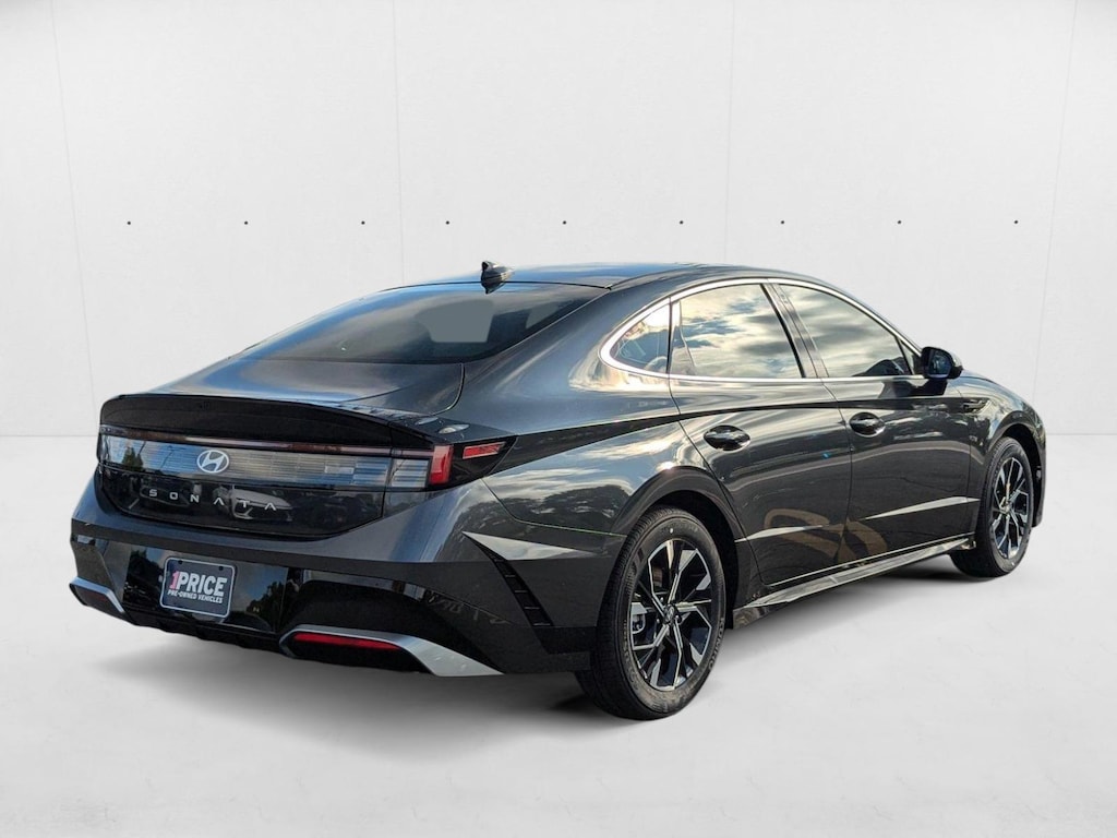Used 2025 Hyundai Sonata SEL 4dr Car