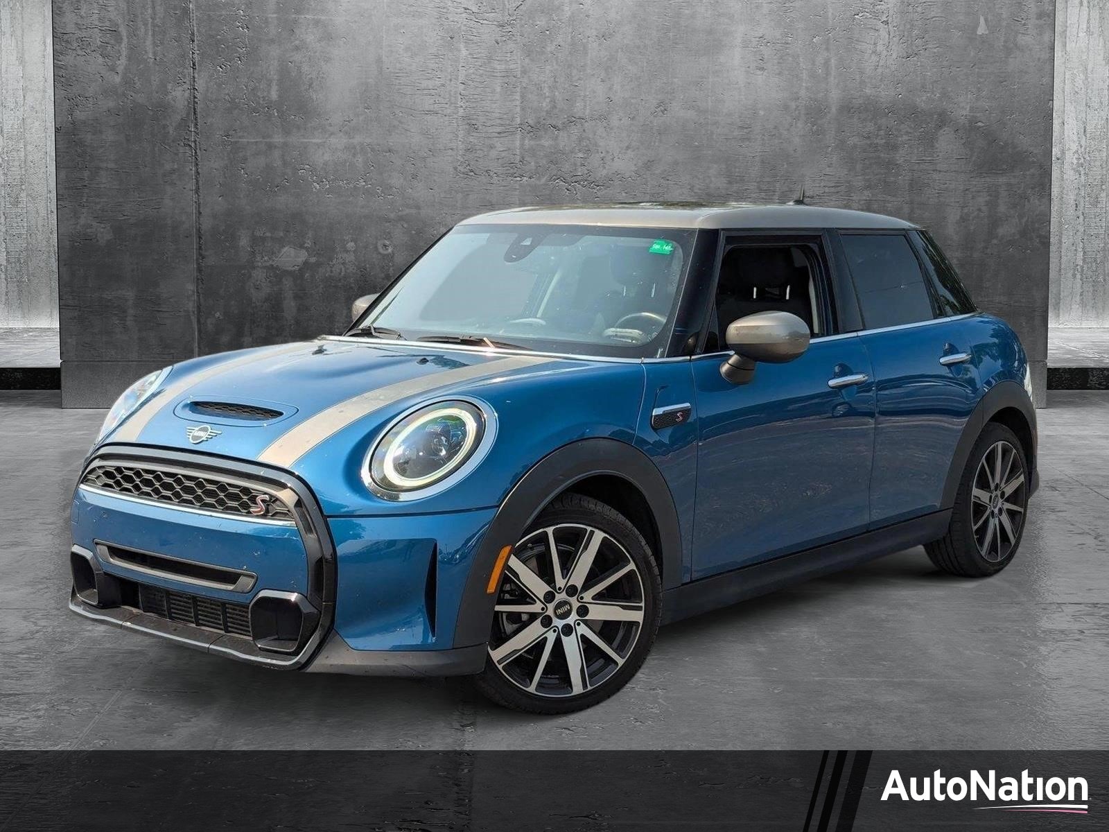 2022 MINI Hardtop 4 Door S's photo