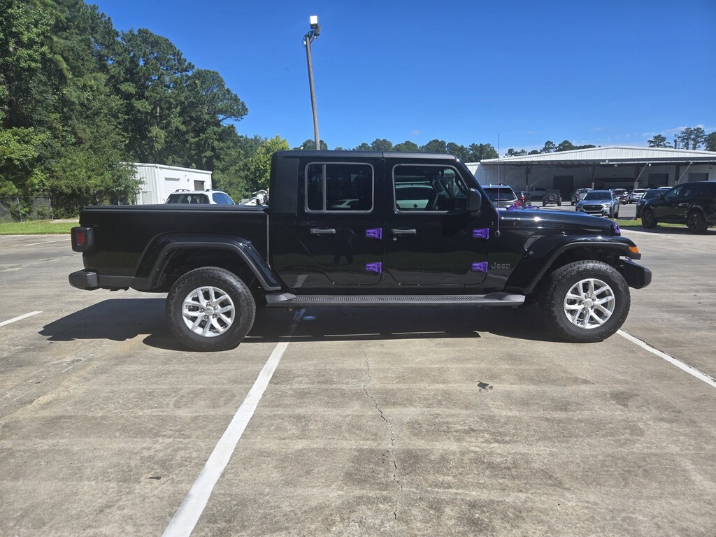 Used 2023 Jeep Gladiator Sport S Crew Cab Pickup