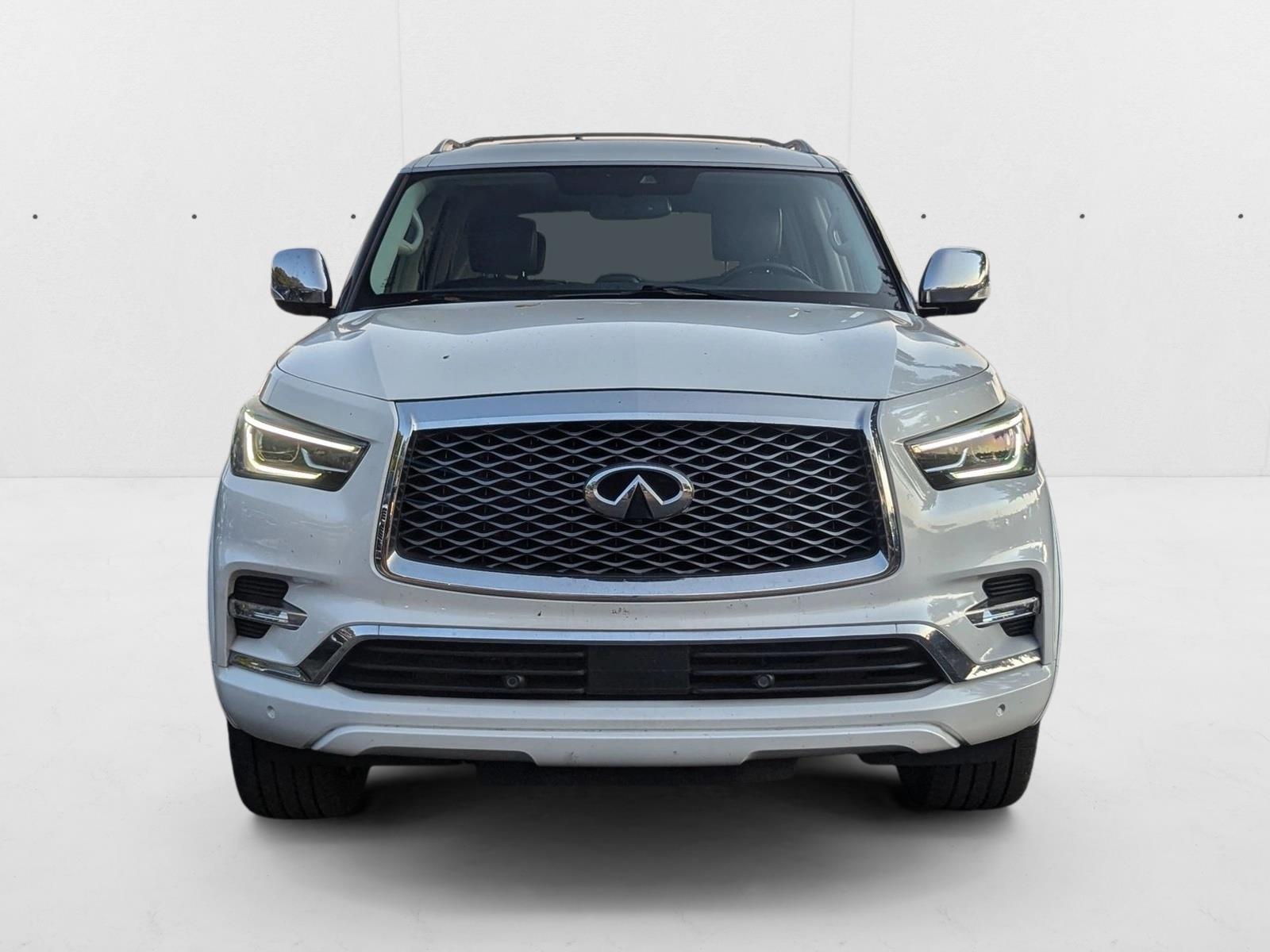 2019 Infiniti QX80 Luxe photo 2